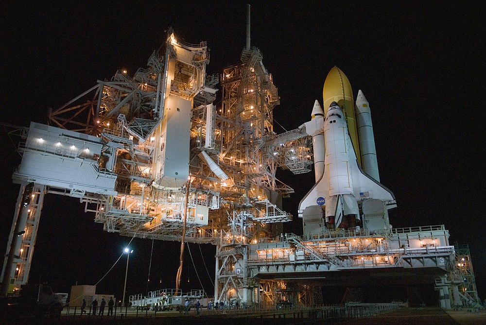 The payload canister arrives at Launch Pad 39A