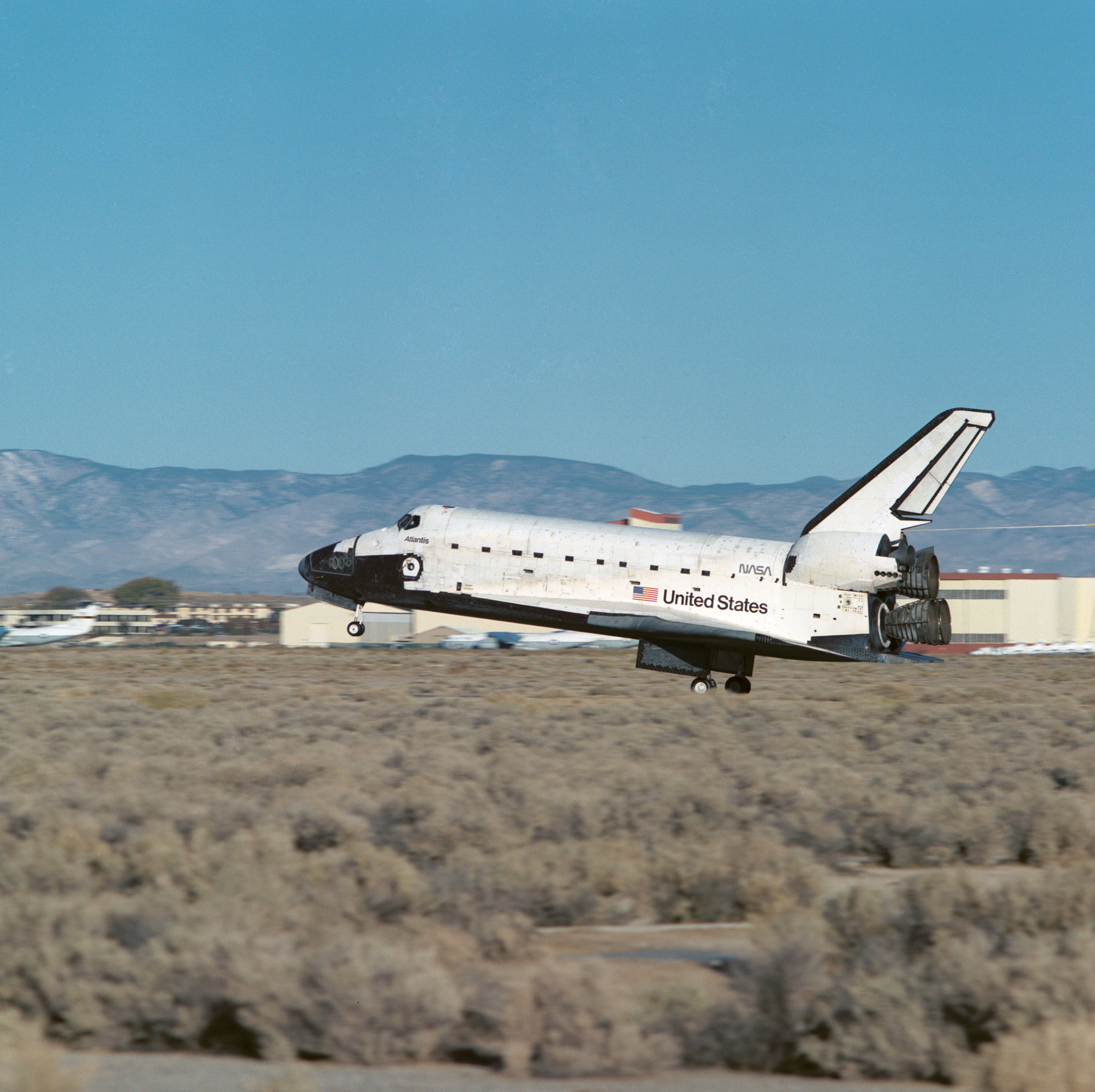 Atlantis makes a perfect touchdown at California’s Edwards Air Force Base